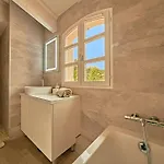 House 3 Bedrooms-3 Bathrooms-swimming Pool-tennis Saint-Tropez