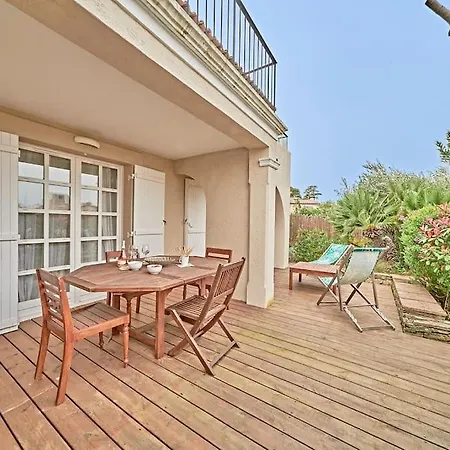 House 3 Bedrooms-3 Bathrooms-swimming Pool-tennis Feriehus