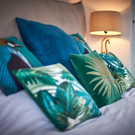 House 3 Bedrooms-3 Bathrooms-swimming Pool-tennis Сasa de vacaciones