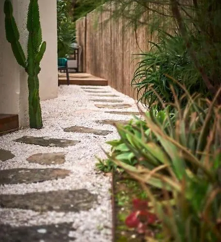 House 3 Bedrooms-3 Bathrooms-swimming Pool-tennis Сasa de vacaciones *