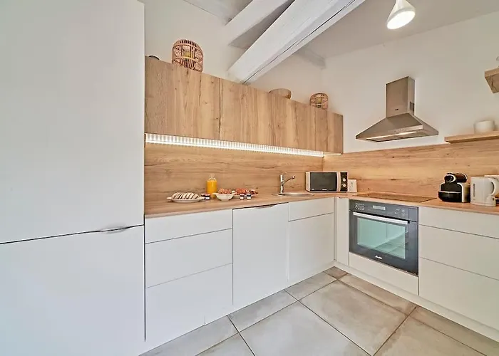 House 3 Bedrooms-3 Bathrooms-swimming Pool-tennis Сasa de vacaciones