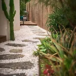 House 3 Bedrooms-3 Bathrooms-swimming Pool-tennis Holiday home *