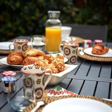 House 3 Bedrooms-3 Bathrooms-swimming Pool-tennis *