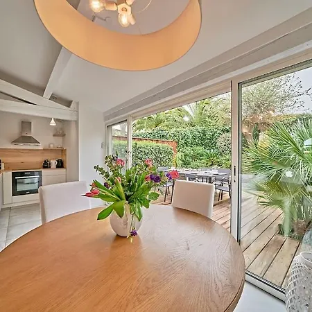 House 3 Bedrooms-3 Bathrooms-swimming Pool-tennis Semesterbostad