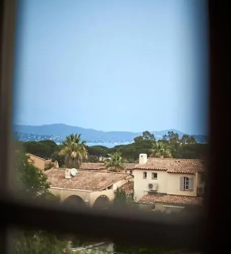 House 3 Bedrooms-3 Bathrooms-swimming Pool-tennis * Saint-Tropez