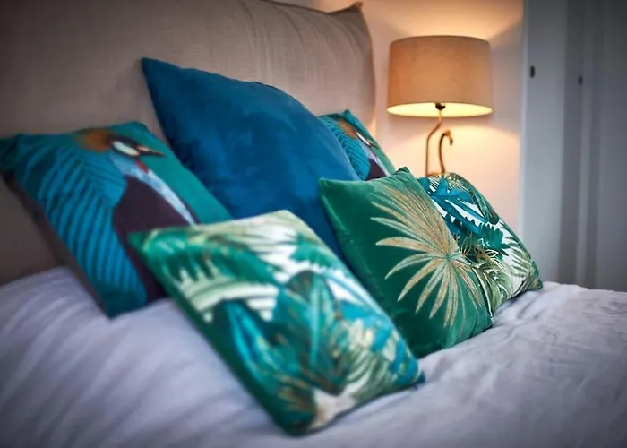 House 3 Bedrooms-3 Bathrooms-swimming Pool-tennis Holiday home