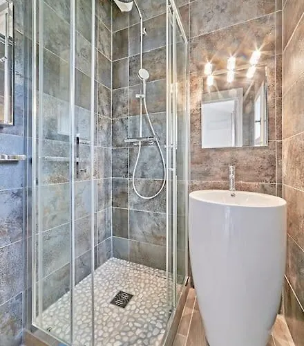 House 3 Bedrooms-3 Bathrooms-swimming Pool-tennis